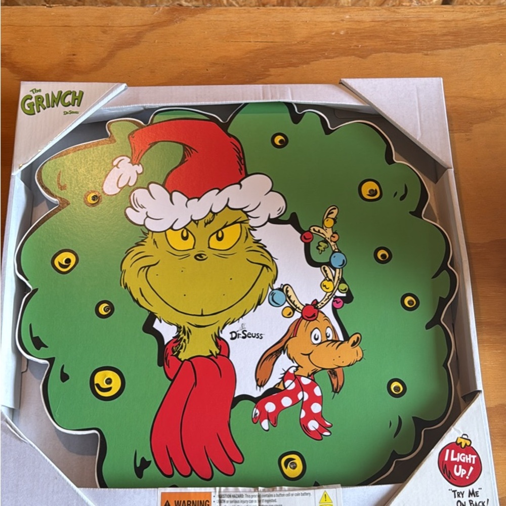 Dr. Seuss Grinch Holiday Light-Up Decor